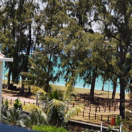Rayon Vert Bleuphorie Beach Apartment Flic en Flac Bagian luar foto