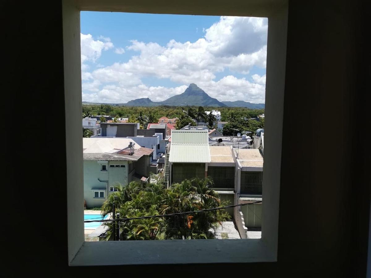 Rayon Vert Bleuphorie Beach Apartment Flic en Flac Bagian luar foto