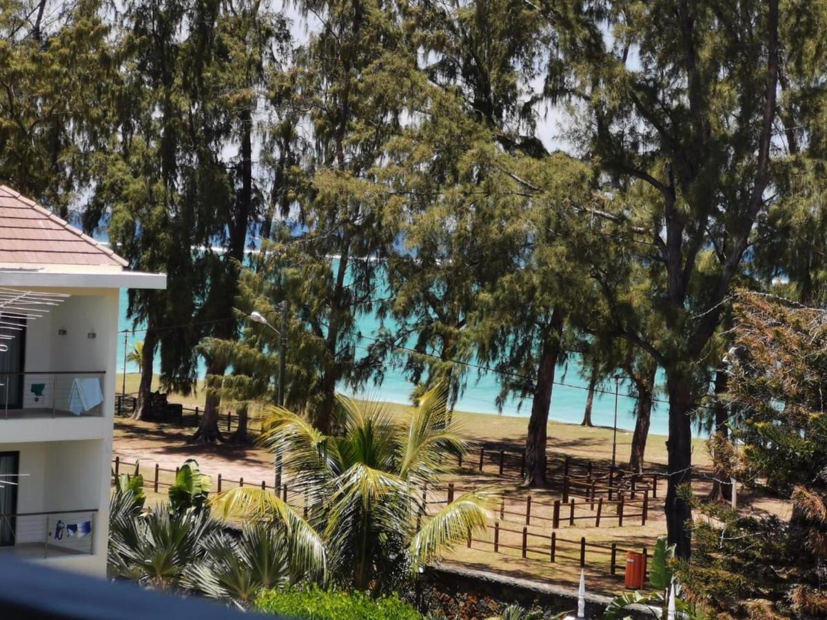 Rayon Vert Bleuphorie Beach Apartment Flic en Flac Bagian luar foto