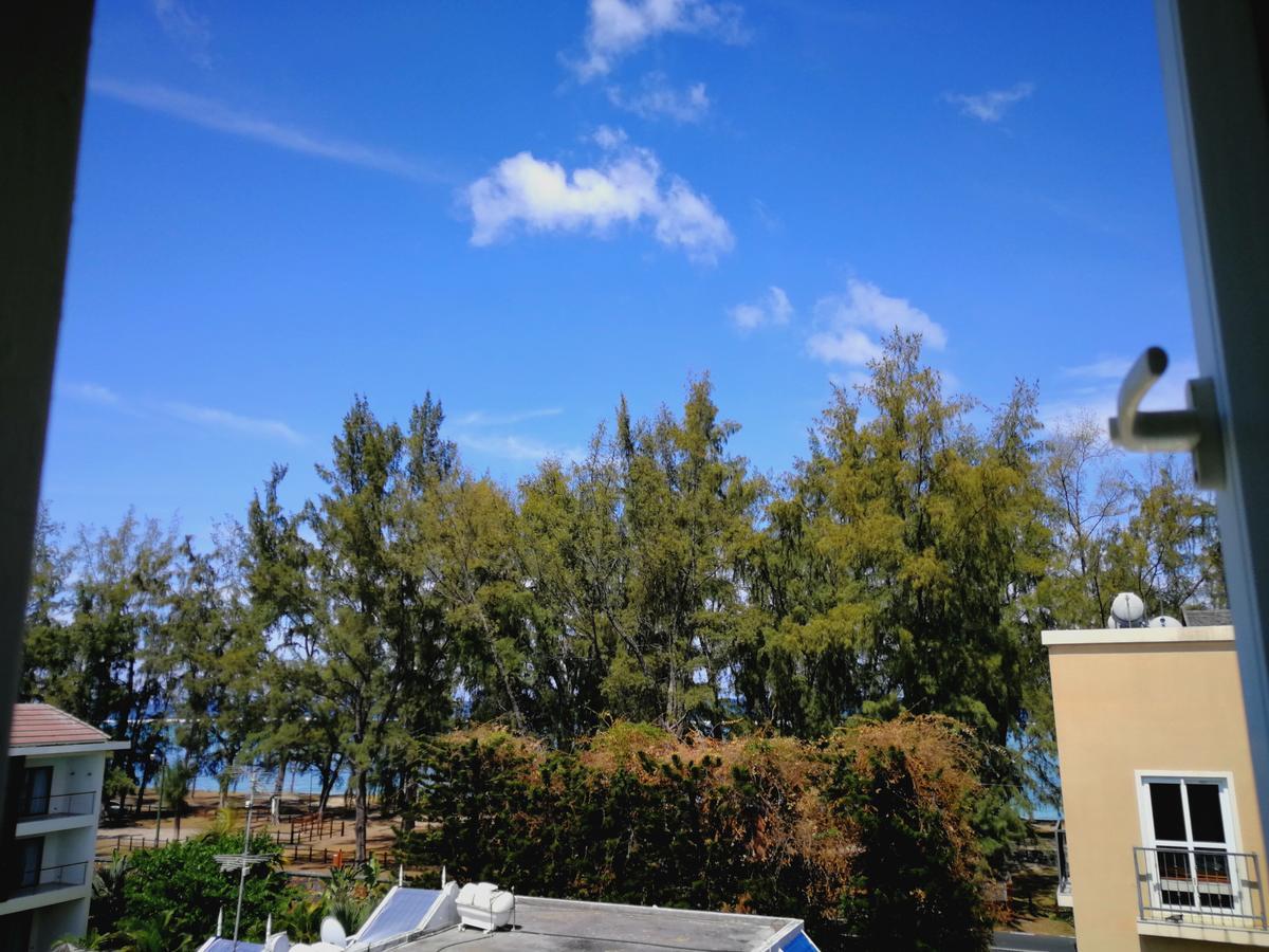 Rayon Vert Bleuphorie Beach Apartment Flic en Flac Bagian luar foto